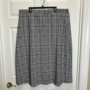 Emery Rose Black and White Houndstooth Plaid A-Line Midi Skirt